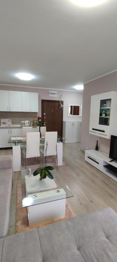 Luxury And Stylish Apartmen, Metro Station Obelya София Екстериор снимка