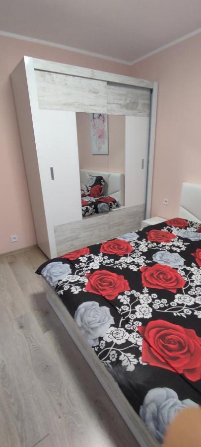 Luxury And Stylish Apartmen, Metro Station Obelya София Екстериор снимка